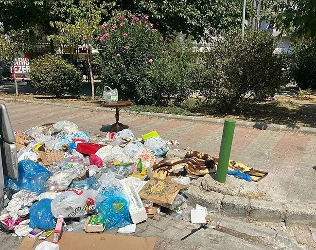 CHP’li İzmir’de yine aynı rezalet! Vatandaş isyan etti: Koku 5’inci kata kadar çıkıyor!