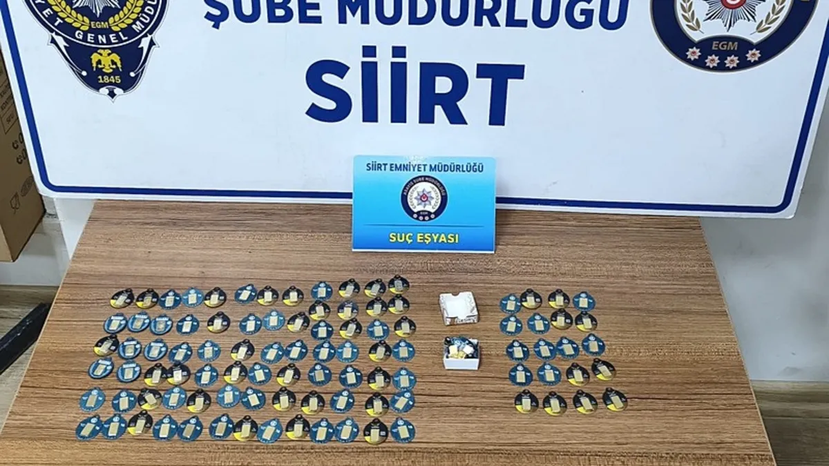 Siirt’te sahte altın operasyonu: 2 şüpheli tutuklandı Siirt’te sahte altın operasyonu: 2 şüpheli tutuklandı