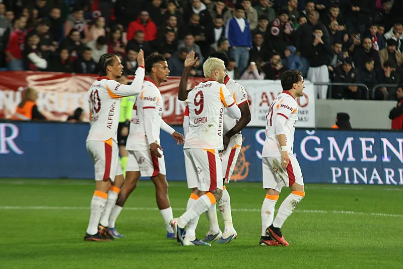canli-galatasaray-genclerbirligi-maci-ilk-11ler-belli-oldu-1776869938471.jpg