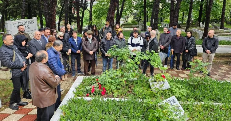 Atilla Özdemiroğlu mezarı başında anıldı