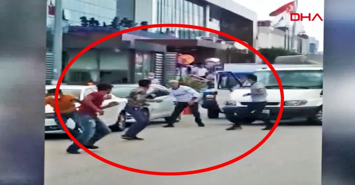 Son Dakika Bursa Daki Satirli Levyeli Vahsi Kavga Kamerada Video Videosunu Izle Son Dakika Haberleri