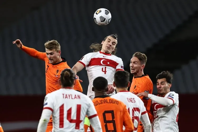 Son dakika: Türkiye-Hollanda maçı sonrası flaş sözler! Türkiye’de herkes ona burun kıvırdı! Mesut Özil detayı...