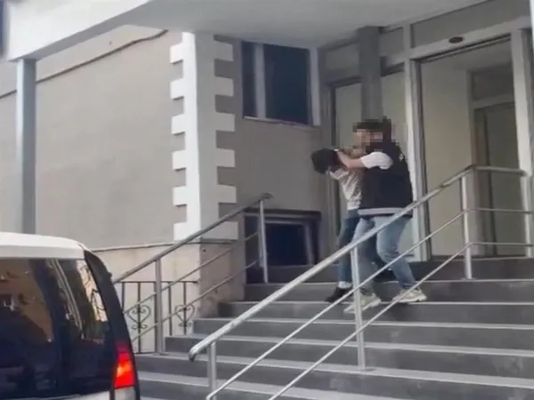 1782632623120.jpg Şişli'de sokak ortasında taciz dehşeti: Genç kadını takip eden şüpheli fırında ekmek yaparken yakalandı!