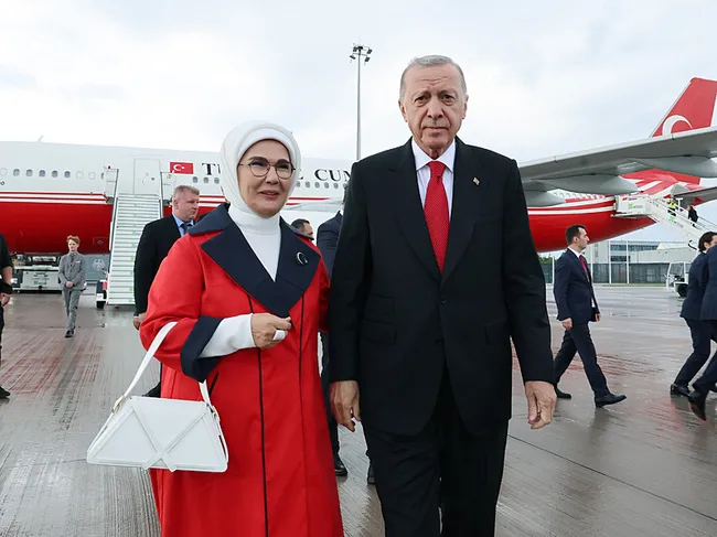 Başkan Erdoğan, Milli Takım'ı soyunma odasında ziyaret etti