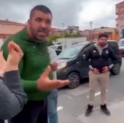 yol-verme-tartismasinda-tir-soforu-hamile-kadinin-uzerine-yurudu-1779710988205.jpg