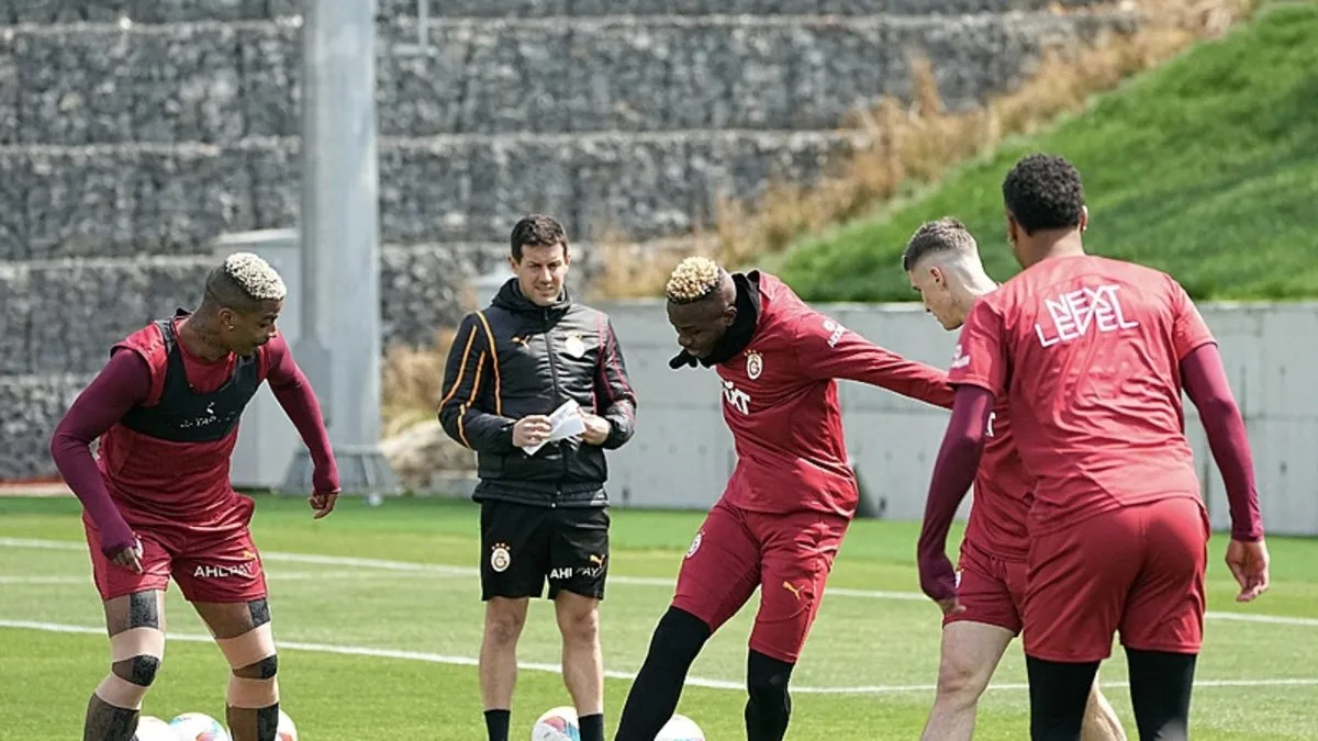Galatasaray'ın, Samsunspor maçı kamp kadrosu belli oldu! 3 futbolcu kadroda yok...