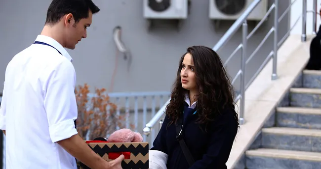 Songül hayallerinden vazgeçiyor!