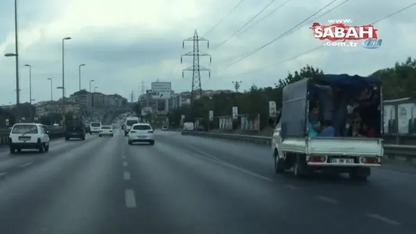 İstanbul'da kamyonet kasasındaki çocukların tehlikeli yolculuğu kamerada