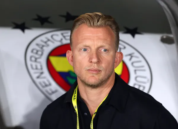 canli-super-ligde-fenerbahce-goztepe-maci-ilk-yari-oynaniyor-1793464536315.jpg