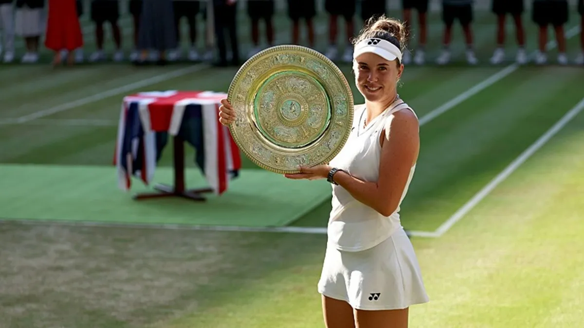 Wimbledon’da kazanan Noskova