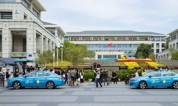 Salgının başladığı Çin’de yeni normal hayat! Sürücüsüz robot taksiler piyasada...
