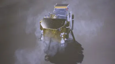 dunya nin gozu orada ay in karanlik