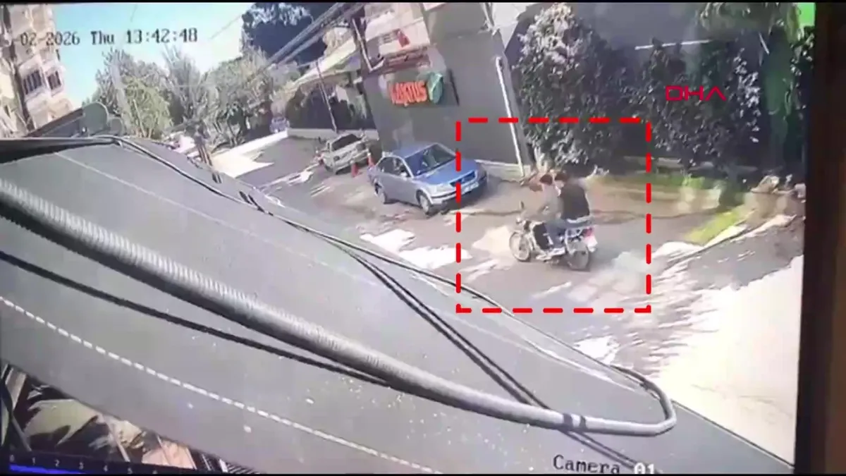 Adana’da kendisini ‘Komiser Vedat’ olarak tanıtan dolandırıcı kamerada | Video videosunu izle Adana’da kendisini ‘Komiser Vedat’ olarak tanıtan dolandırıcı kamerada | Video videosunu izle