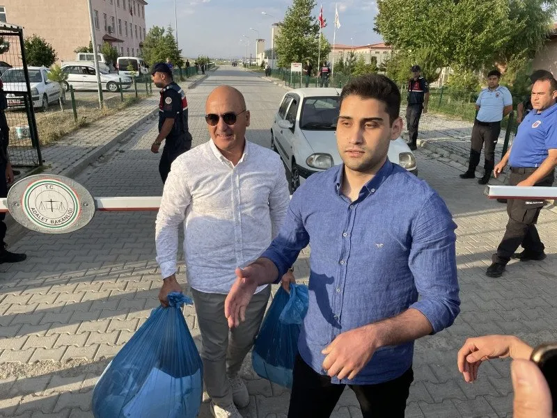 Telefonuna gelen mesajla neye uğradığını şaşırdı: Elimde Kadir Şeker cinayetiyle ilgili belge var!