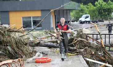 Bartın’da ev ve işyerlerini su bastı