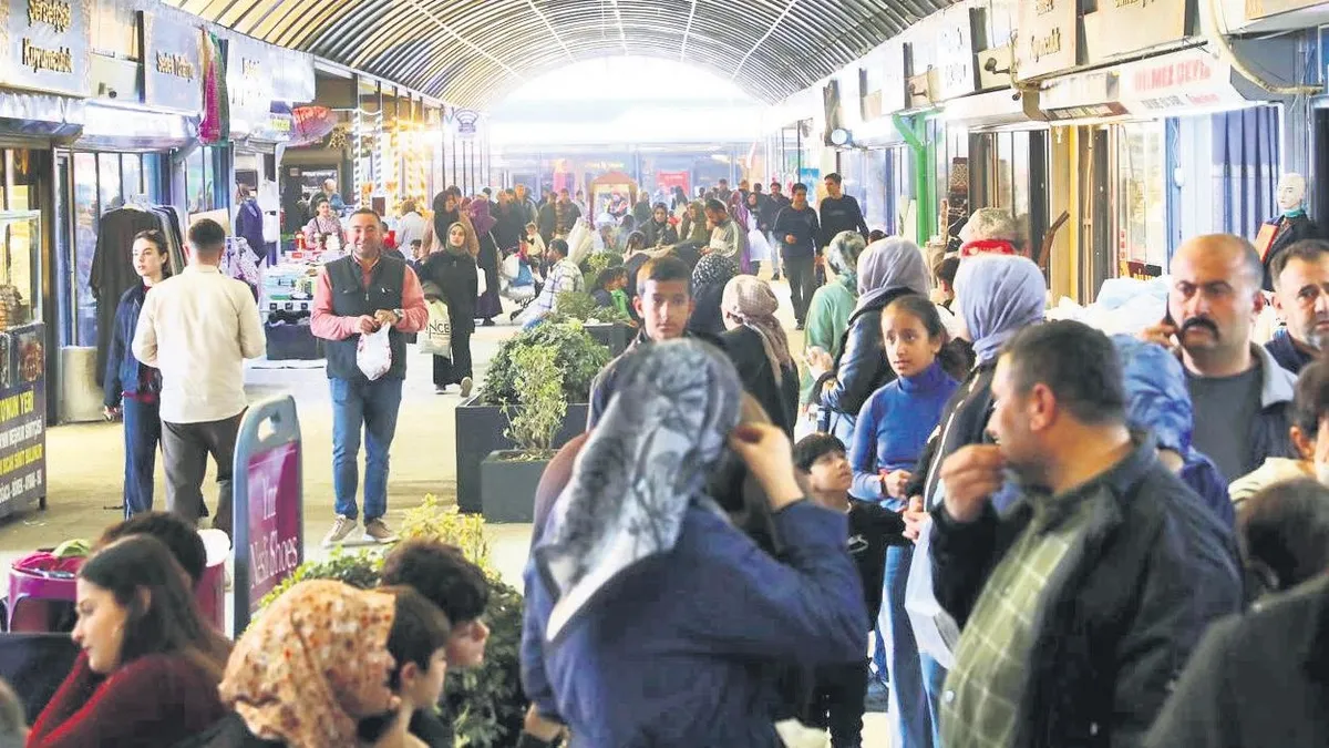 Çarşı pazarda bayram bereketi