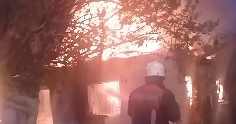 Sobadan çıkan yangın evi küle çevirdi