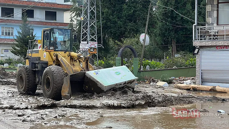 Son dakika | Trabzon’u sel vurdu: Ev ve işyerlerini su bastı, araçlar suya kapıldı! Facianın boyutu gün ağarınca ortaya çıktı