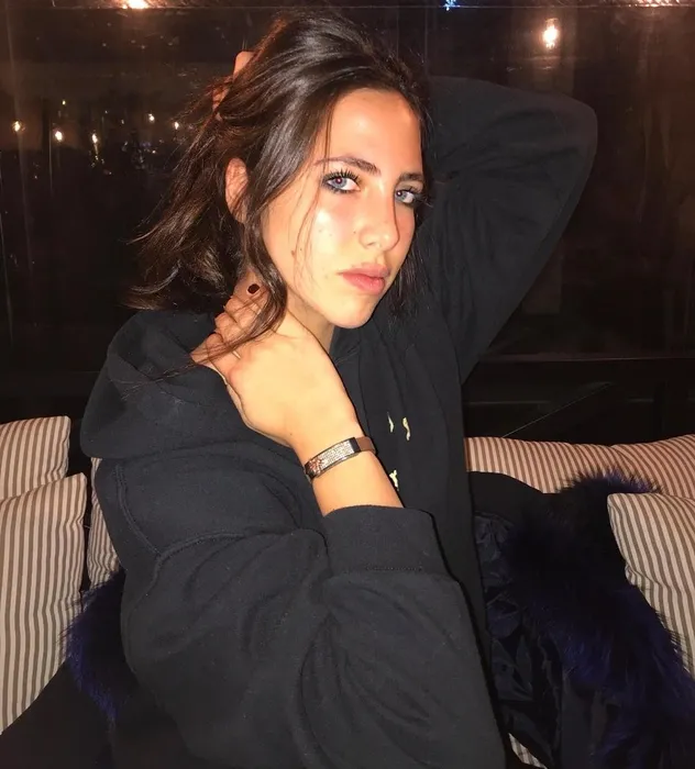 Baba-kız pozuna Zehra Çilingiroğlu’nun güzelliği damga vurdu! Paylaşıma ilk yorum Hülya Avşar’dan!