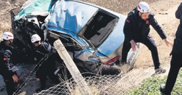 Önce kamyona çarptı sonra kanala uçtu