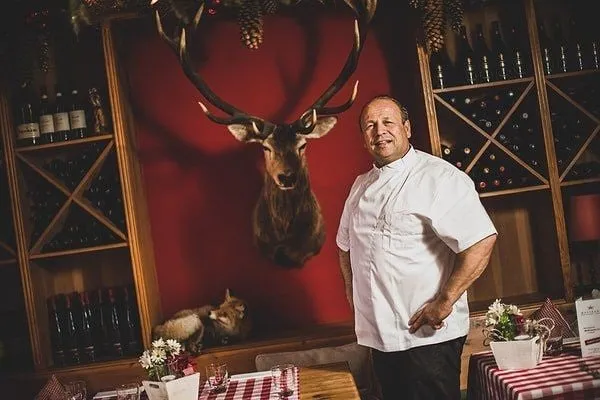 Michelin yıldızlı dünyaca ünlü şef Michael Wollenberg Türkiye’de öldü: Karavanıyla kafa kafaya çarpıştı!