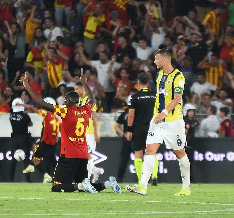 SON DAKİKA HABERLERİ: Jose Mourinho dün gece intihar etti, Fenerbahçe’yi yaktı! SABAH Spor yazarları, Göztepe-Fenerbahçe maçını değerlendirdi