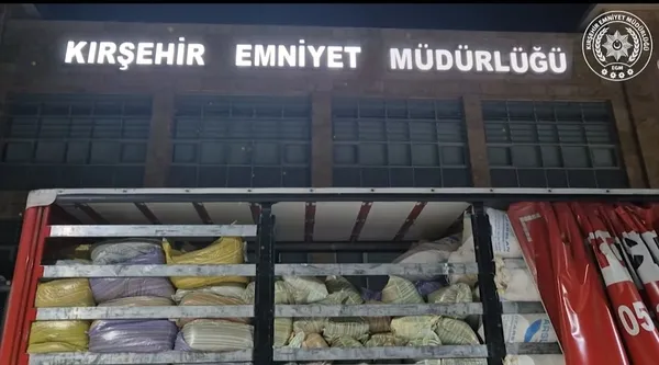piyasa-degeri-5-milyon-tl-olan-kiyilmis-5-ton-kacak-tutun-ele-gecirildi-1761027009766.jpg