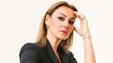 Pınar Altuğ kendisini delirten takipçilerine seslendi: Kaşınanı kaşırım!