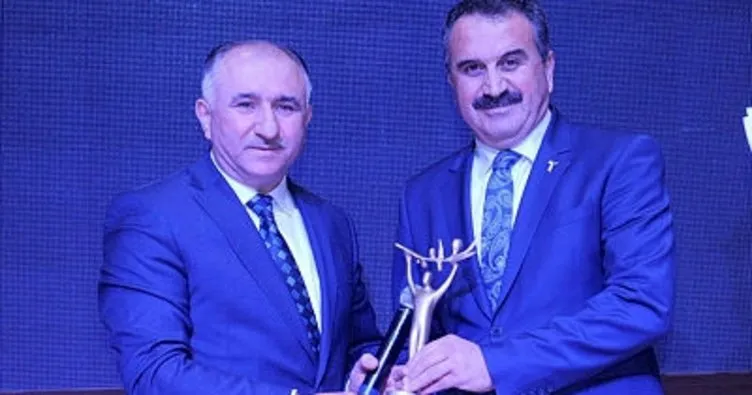 Zeytin ve Zeytinyağında Uluslararası Tanıtım Oscarı ödülü Aydınlı işadamına