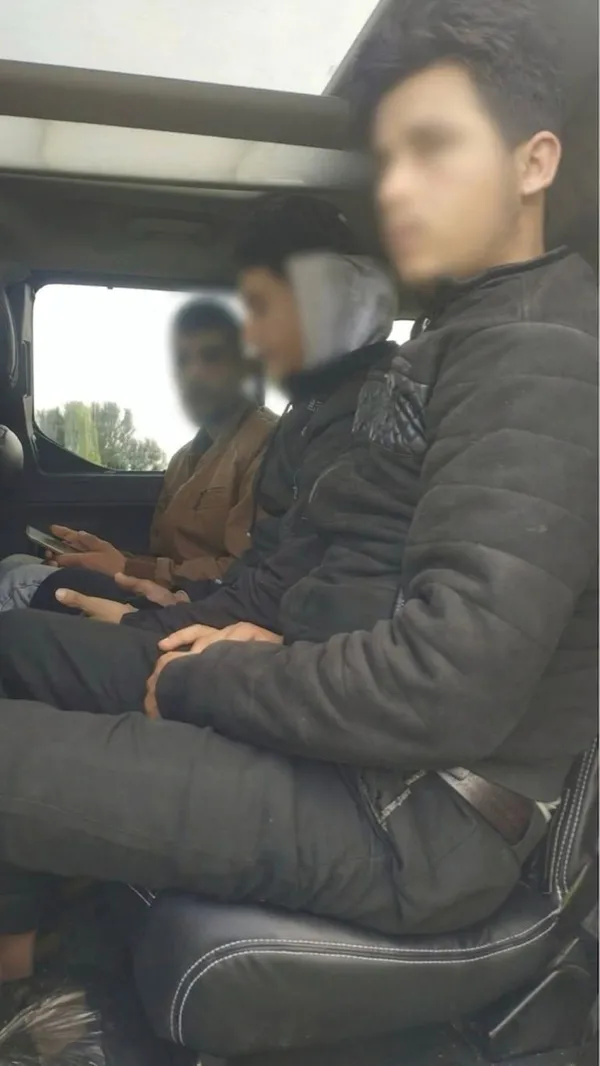 9-duzensiz-gocmen-yakalandi-2-organizator-tutuklandi-1776086375320.jpg