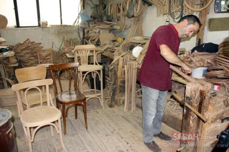 62 yıldır aynı teknikle sandalye üretiyorlar