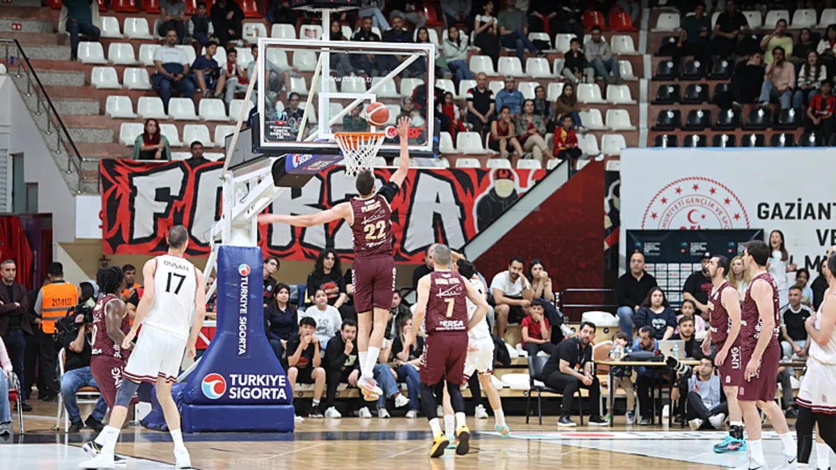 Parmos Bordo, Basketbol Süper Ligi’ne yükseldi! Parmos Bordo, Basketbol Süper Ligi’ne yükseldi!
