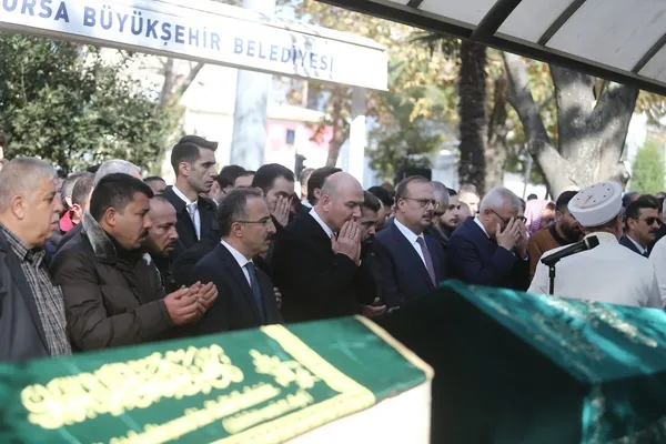 bursada-olum-sessizligi-8i-cocuk-9-kisinin-oldugu-yangin-olayinda-incelemeler-suruyor-1667991779009.jpg