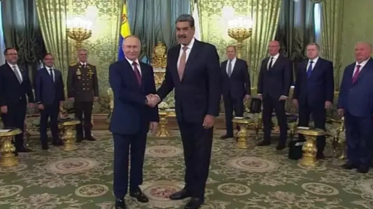 Putin Venezuela Devlet Başkanı Maduro ile bir araya geldi Putin Venezuela Devlet Başkanı Maduro ile bir araya geldi