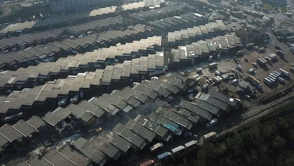 Zeytinburnu Nakliyeciler Sitesi'nde yıkım başladı