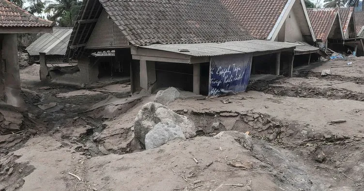 Endonezya’da yanardağ felaketi! Can kaybı artıyor