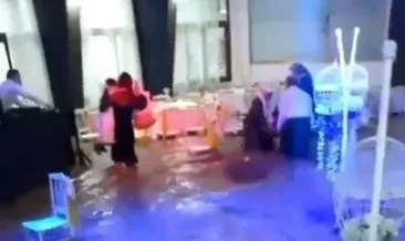Sele düğünde yakalandılar, canlarını zor kurtardılar! O anlar anbean kamerada #burdur Sele düğünde yakalandılar, canlarını zor kurtardılar! O anlar anbean kamerada #burdur