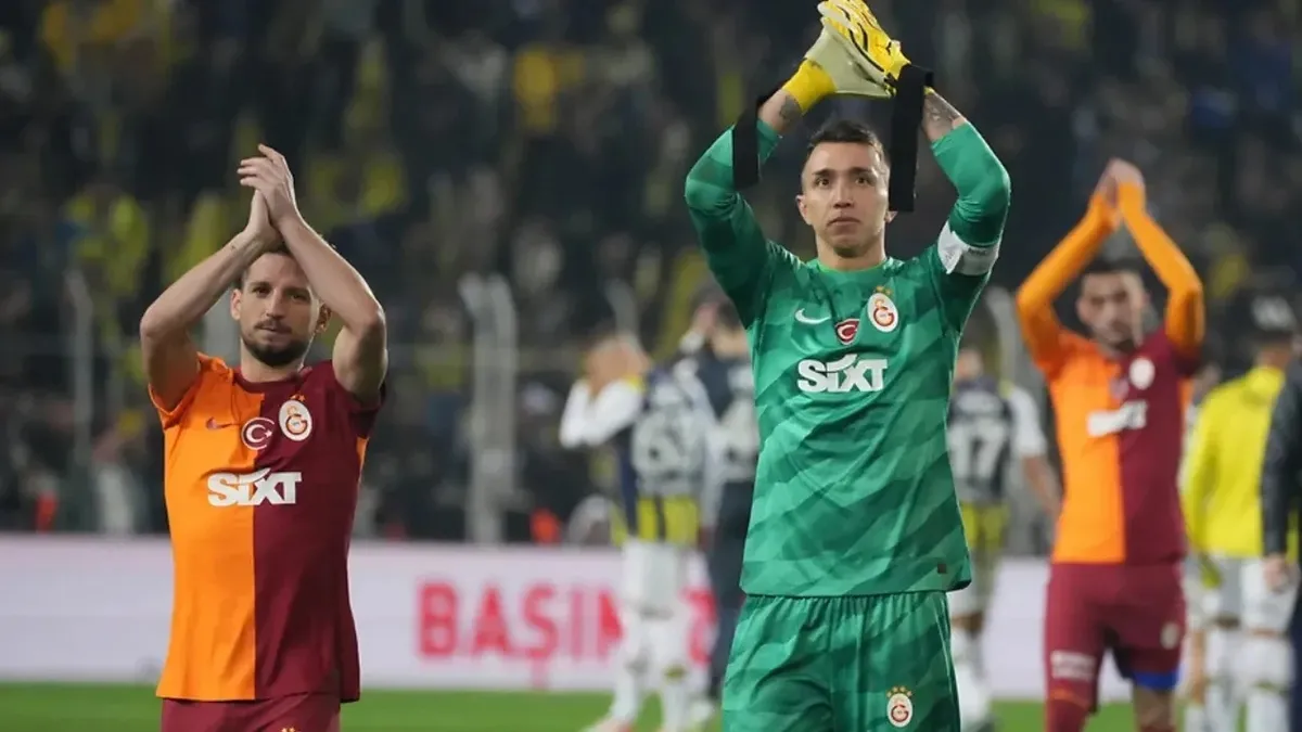Galatasaray’da Mertens ve Muslera sürprizi! İşte görüşmenin detayları… – Galeri Galatasaray’da Mertens ve Muslera sürprizi! İşte görüşmenin detayları… – Galeri