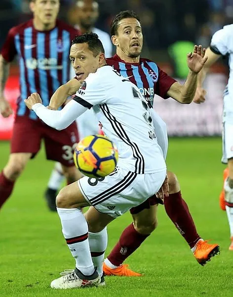 Trabzonspor-Beşiktaş derbisinden kareler
