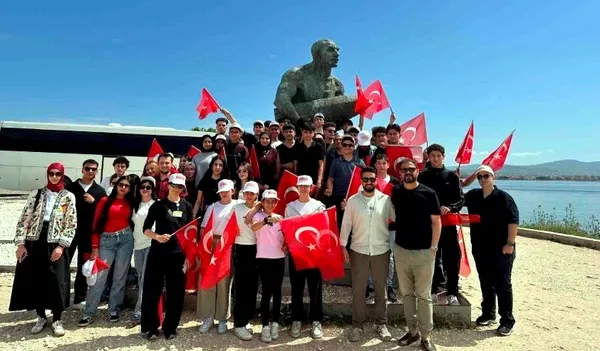 esenyurtlu-gencler-19-mayista-canakkalede-tarihle-bulustu-1779208016658.jpg