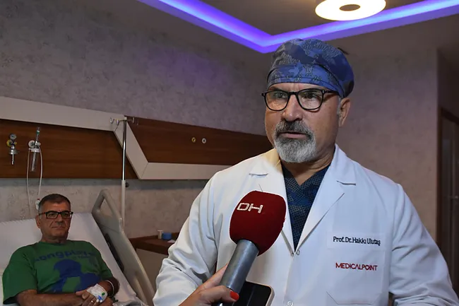 son-dakika-izmirde-soke-eden-olay-oksuruk-sikayetiyle-hastaneye-gitti-akciger-rontgenini-goren-doktorlar-soka-1755862471523.jpeg SON DAKİKA... İzmir'de yok artık dedirten olay! Diş implantı az kalsın hayatını karartıyordu: Doktorlar bile şaştı kaldı!