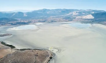 Yarışlı Gölü kurudu