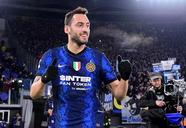 Son dakika: Dünya Hakan Çalhanoğlu’nu konuşuyor! Roma - Inter maçında olağanüstü gol