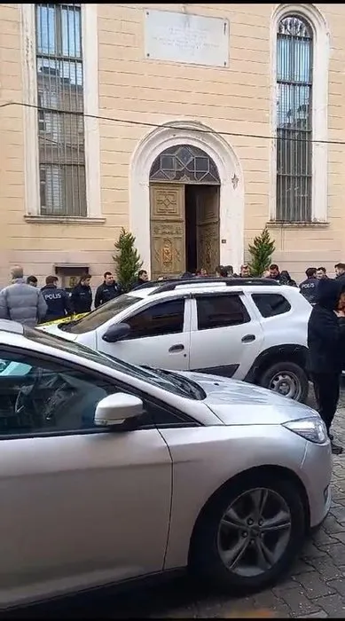 SON DAKİKA: Sarıyer’de Santa Maria Kilisesi’ne silahlı saldırı: 1 kişi hayatını kaybetti