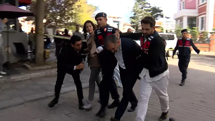 Yenidoğan çetesi repliğini kullanmıştı! Kurtlar Vadisi’nin ’Pala’sı Yüksel Arıcı küplere bindi: Bana bakın soysuzlar!