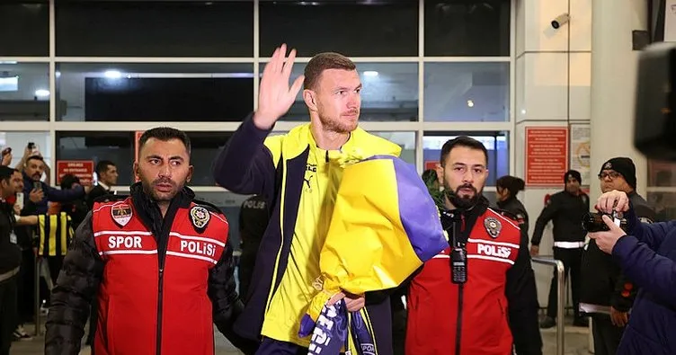 Fenerbahçe kafilesi Antalya’ya geldi