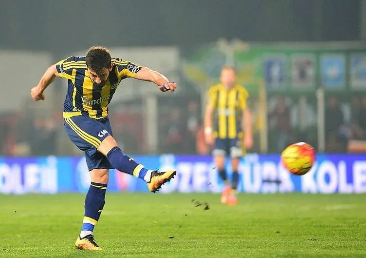 Fenerbahçeli futbolcu koridorda fenalaştı!