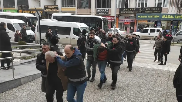 corum-merkezli-5-ilde-dolandiricilik-operasyonu-14-kisi-yakalandi-1766737791837.jpg