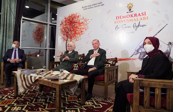 son-dakika-baskan-erdogandan-siirtte-onemli-mesajlar-yeni-programimizla-refahi-yayginlastiracagiz-1638729114062.jpg