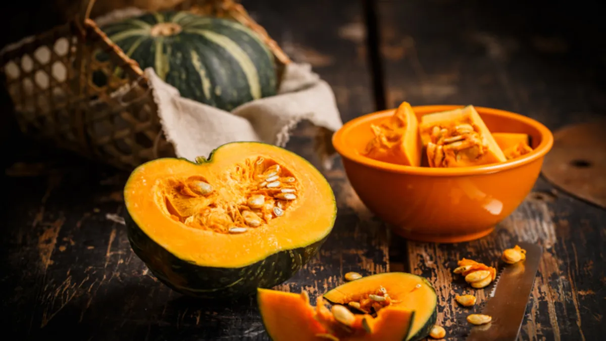 Balkabağını sofralarınıza konuk edin! Faydası saymakla bitmeyen o lezzet… Balkabağını sofralarınıza konuk edin! Faydası saymakla bitmeyen o lezzet…